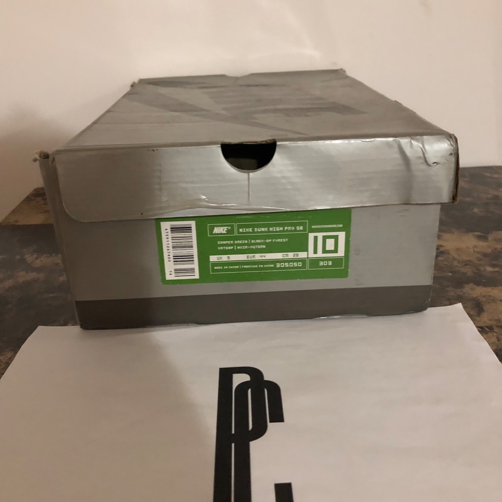 Nike SB Dunk High "Hulk" Sneakers - Picture 11 of 11